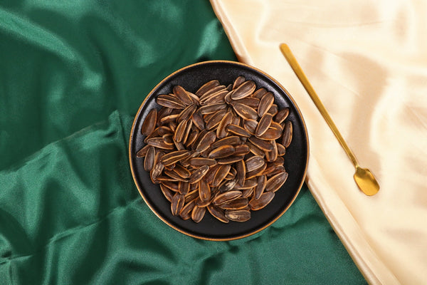 People in Southeast Asia are increasingly fond of roasted sunflower seeds - Lnnuts