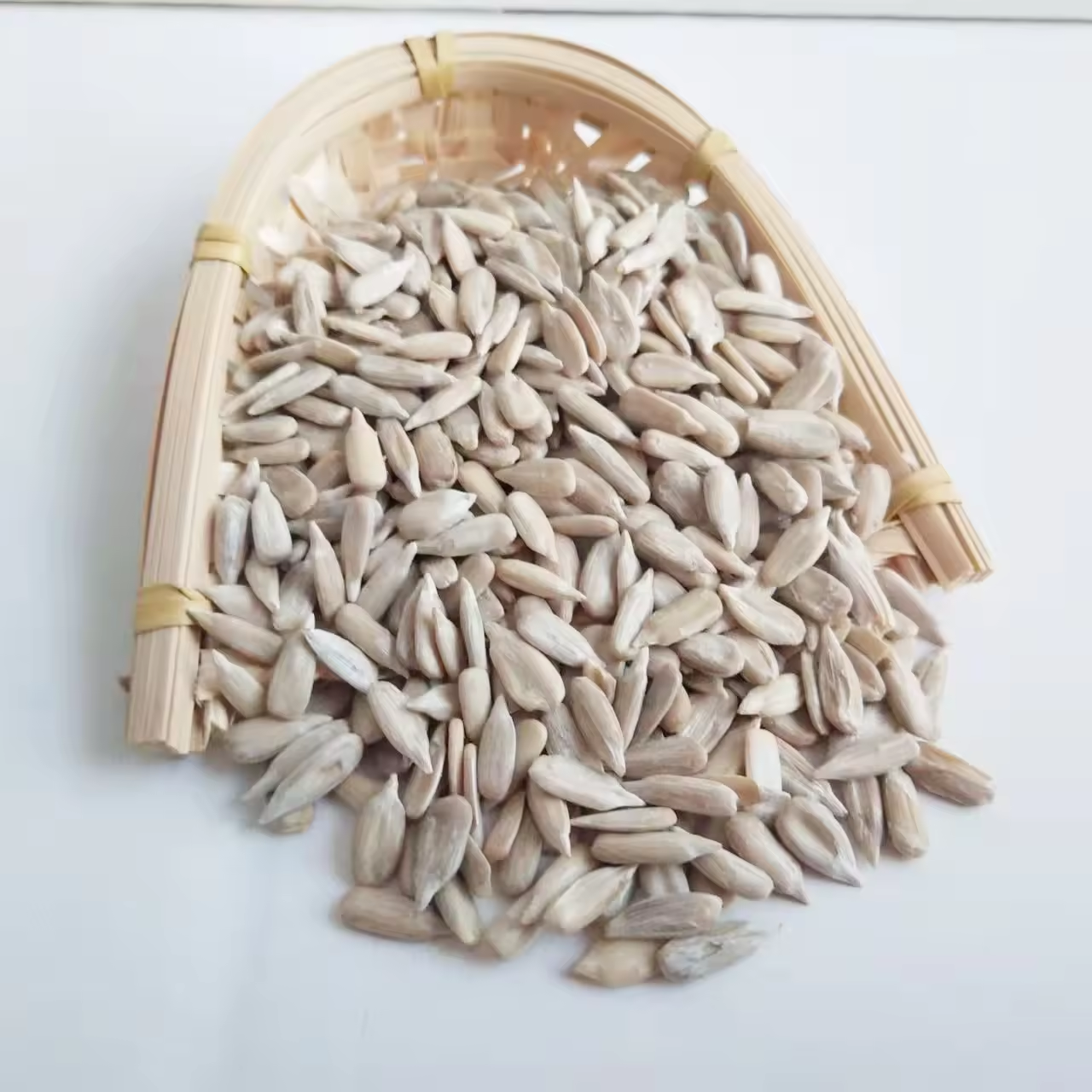 Wholesale Chinese Non GMO High Quality Good Price Organic Raw 361 Sunflower Seeds kernels