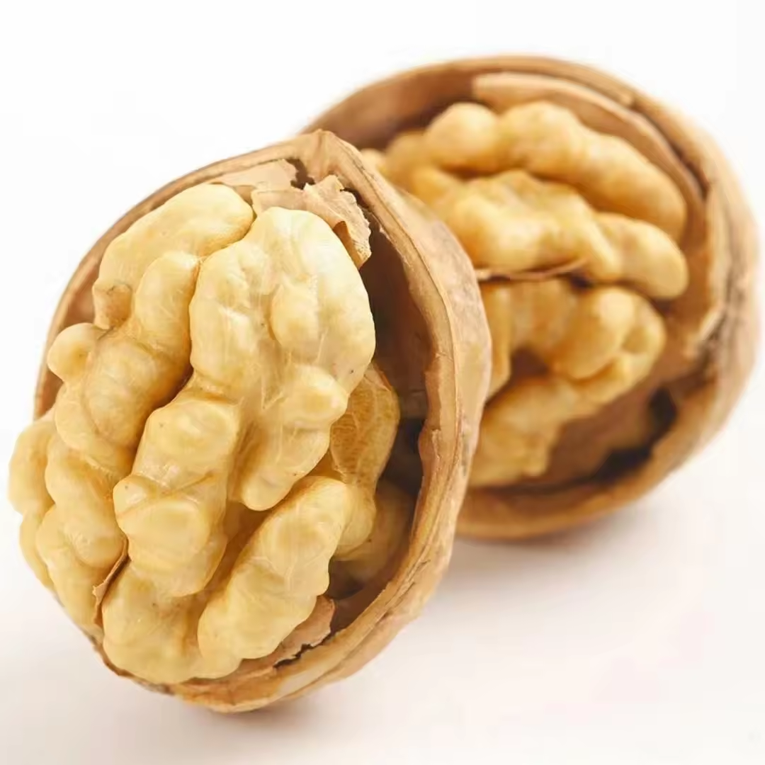 China Li Niu Niu Food Factory wholesale Top Quality Export Walnut Best Price Raw Dry Fruits Washed Walnuts