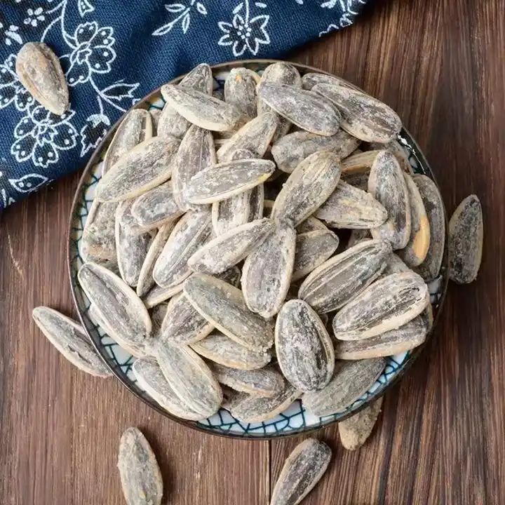 Amazon hot sale High Quality Roasted Salted Sunflower Seeds Sunflower Seeds Kernel Style Raw Packaging