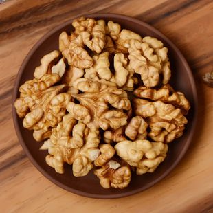 walnut kernels