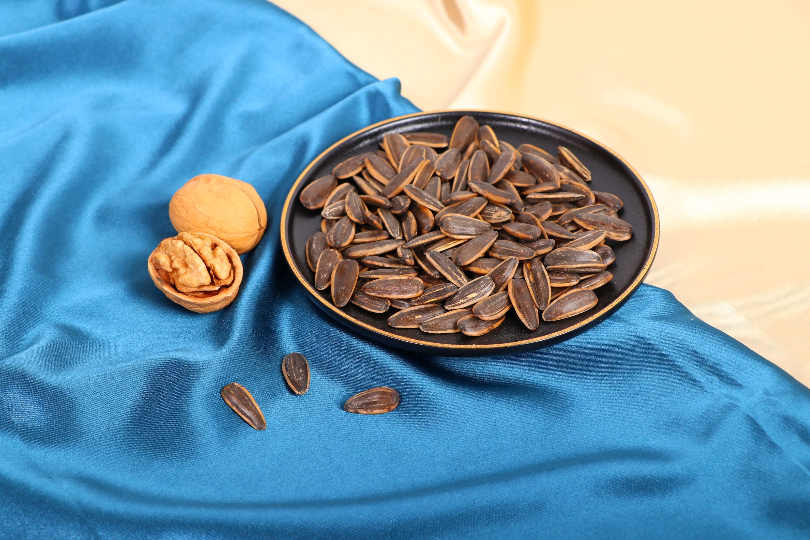 Amazon hot selling The most popular Honey walnut flavor sunflower seeds for sale in 2023