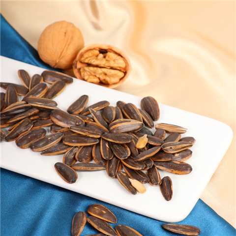 Embark on a delicious adventure with 2023's hot sale Walnut flavor sunflower seeds from China factory. - Lnnuts