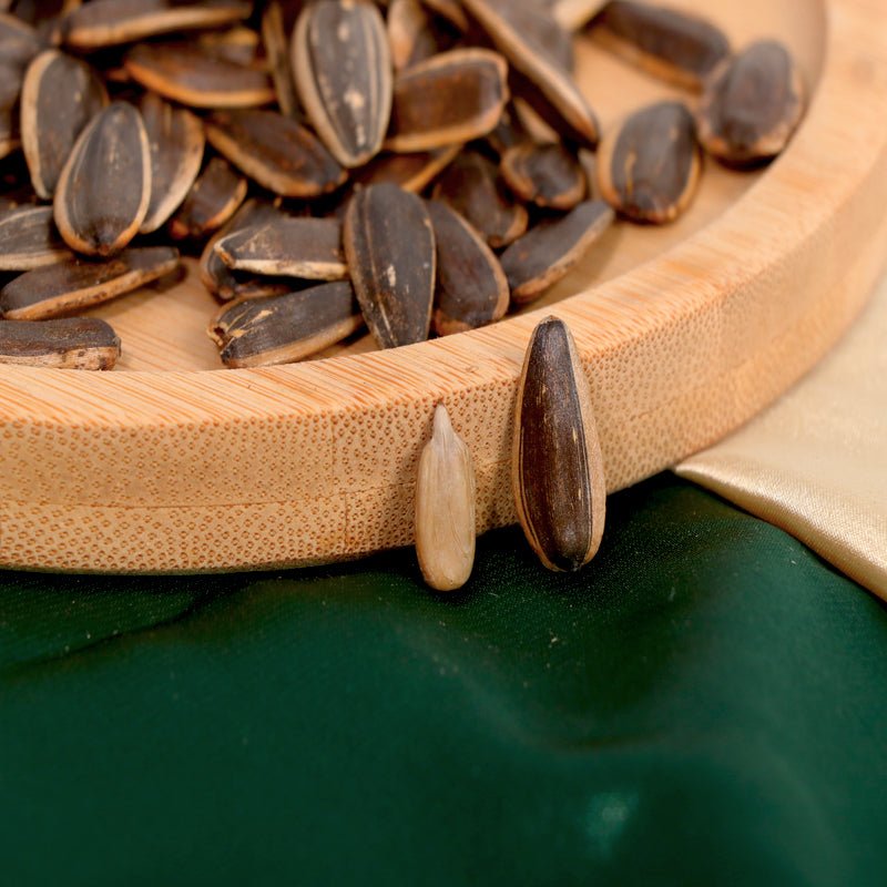 The factory in Inner Mongolia exports large grain honey vine pepper flavored sunflower seeds - Lnnuts